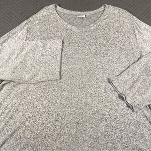 Avenue Gray Soft Knit V-neck Top Plus Size 26/28